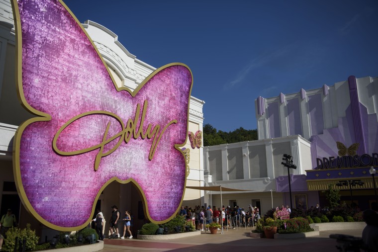 Fans In Tennessee Mourn Passing Of Dolly Parton