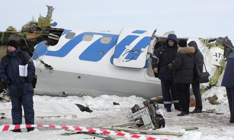 Plane crashes, breaks up into pieces and catches fire in Siberia