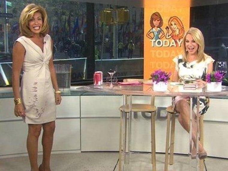 @hodakotb @todayshow Even with a little red wine stain, Hoda looked gorgeous in her Front Twist dress!