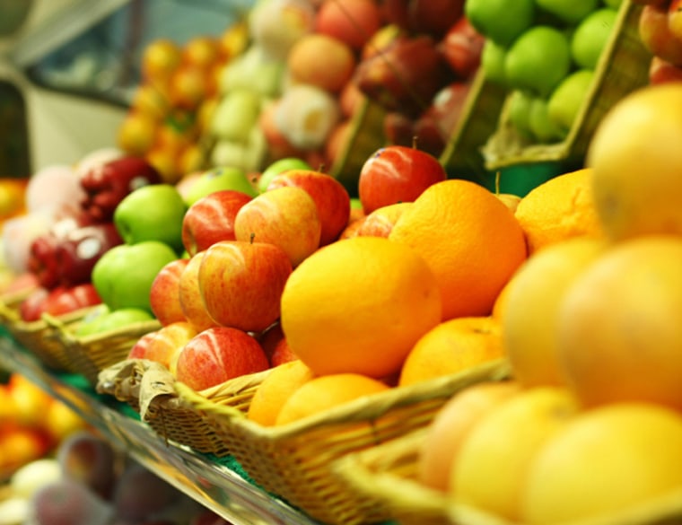 Image of fruit at a grocery store