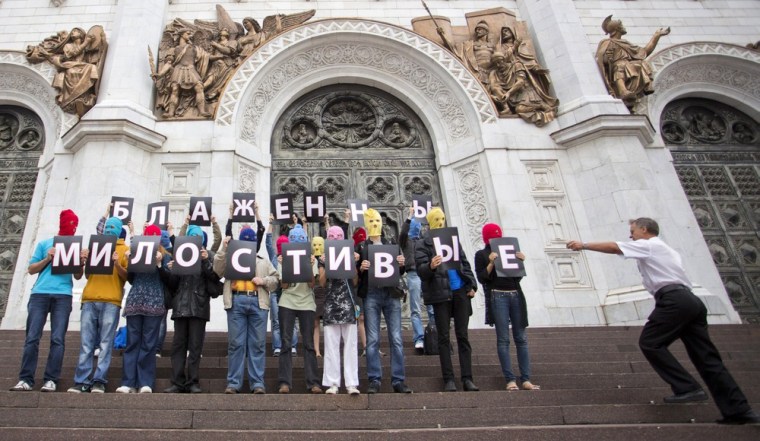 Pussy Riot Supporters Protest At Russian Cathedral As Global Campaign Heats Up 