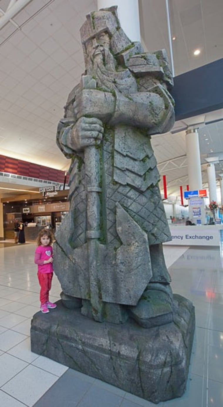 Image: Dwarf statue