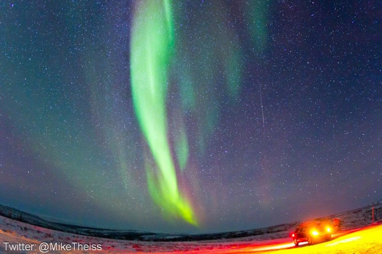 Aurora sets stage for meteor show