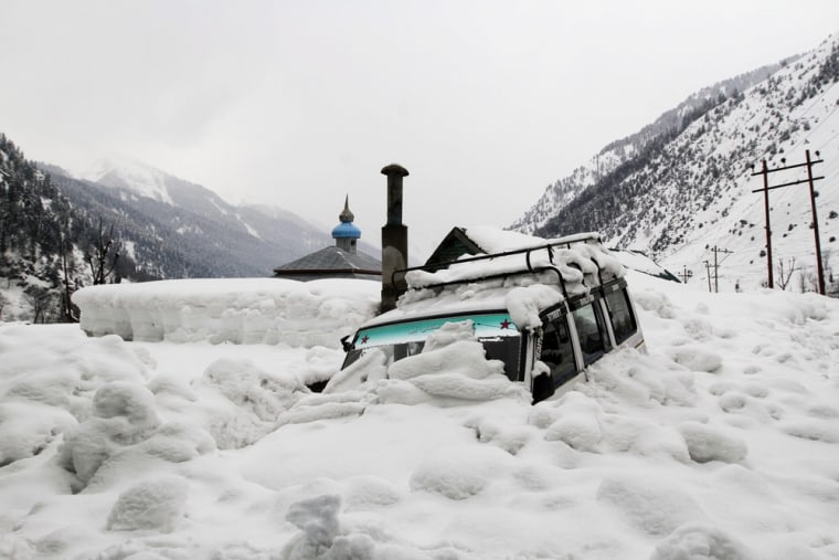 Deadly avalanches wreak havoc in Indian Kashmir