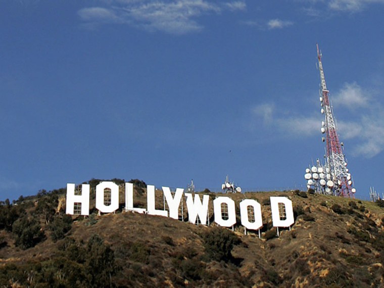 HOLLYWOOD, CA - DECEMBER 5:  The newly refurbished Hollywood Sign is seen atop of Mt. Lee after Los Angeles Mayor Antonio Villaraigosa added a finishing touch of paint to complete the project on December 5, 2005 in Hollywood, California.  (Photo by David Livingston/Getty Images)