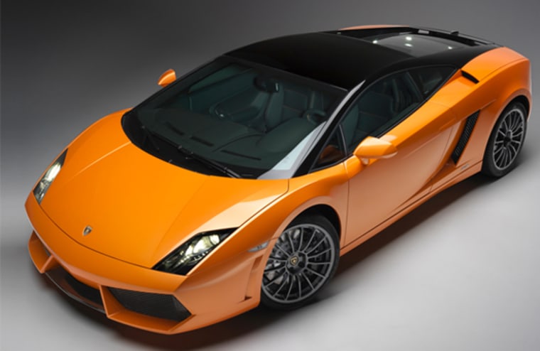 Since the 1960s, Lamborghini has played with neon colors like electric lime and this Arancio Borealis – a fancy way to say hot tangerine! Most Lambo aficianados will tell you that it's Lamborghini's orange hues - like this one on the Aventor LP 700-4 - that are the brand's signature shade.