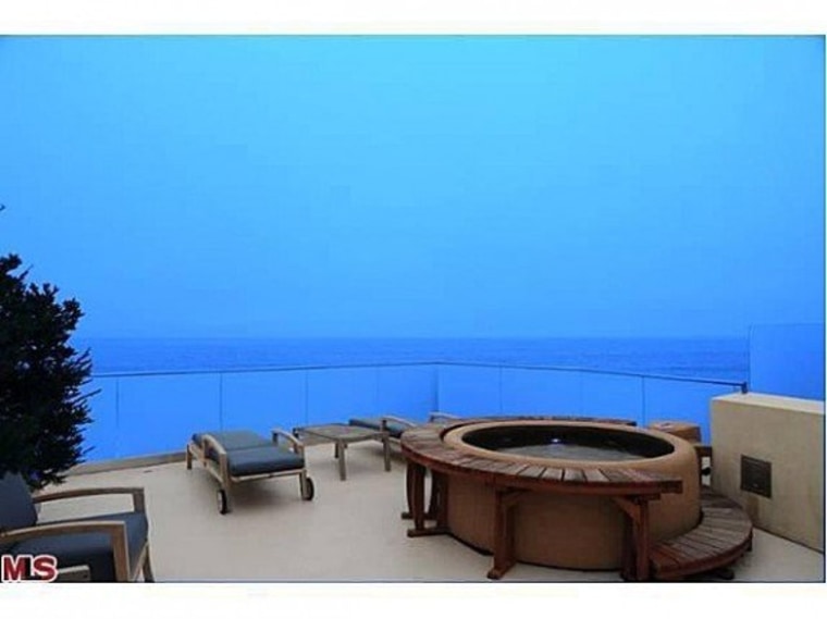 Celebrity Real Estate Jim Carrey lists, Kenny Rogers folds 'em