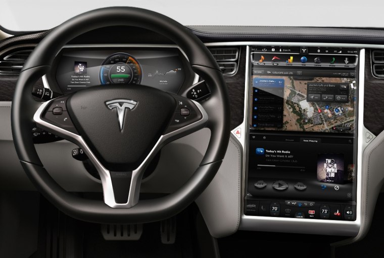 Tesla's fancy 17-inch LCD dashboard makes its debut alongside Model S