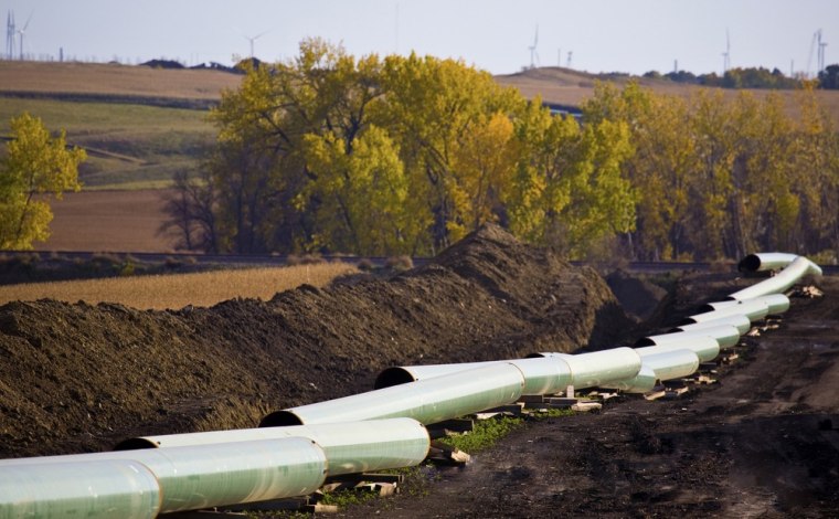 The Keystone Oil Pipeline is pictured under construction in North Dakota in this undated photograph released on January 18, 2012. The Obama administration was poised on Wednesday to reject the Keystone crude oil pipeline, according to sources, a decision that would be welcomed by environmental groups but inflame the domestic energy industry. REUTERS/TransCanada Corporation/Handout (UNITED STATES - Tags: ENERGY POLITICS ENVIRONMENT) FOR EDITORIAL USE ONLY. NOT FOR SALE FOR MARKETING OR ADVERTISING CAMPAIGNS. THIS IMAGE HAS BEEN SUPPLIED BY A THIRD PARTY. IT IS DISTRIBUTED, EXACTLY AS RECEIVED BY REUTERS, AS A SERVICE TO CLIENTS. NO THIRD PARTY SALES. NOT FOR USE BY REUTERS THIRD PARTY DISTRIBUTORS