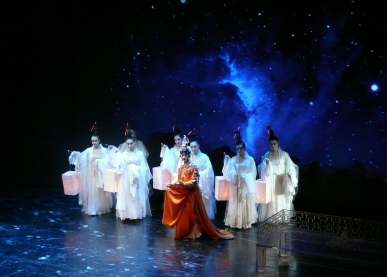 Director Chen Shi-Zheng creates a fresh approach to the Peking opera classic “Farewell My Concubine” which premiered last month at Beijing's Reignwood Theater.