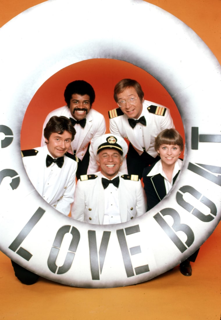 THE LOVE BOAT, TV 1977-1986, (clockwise), Ted Lange, Bernie Kopell, Lauren Tewes, Gavin MacLeod, Fred Grandy,