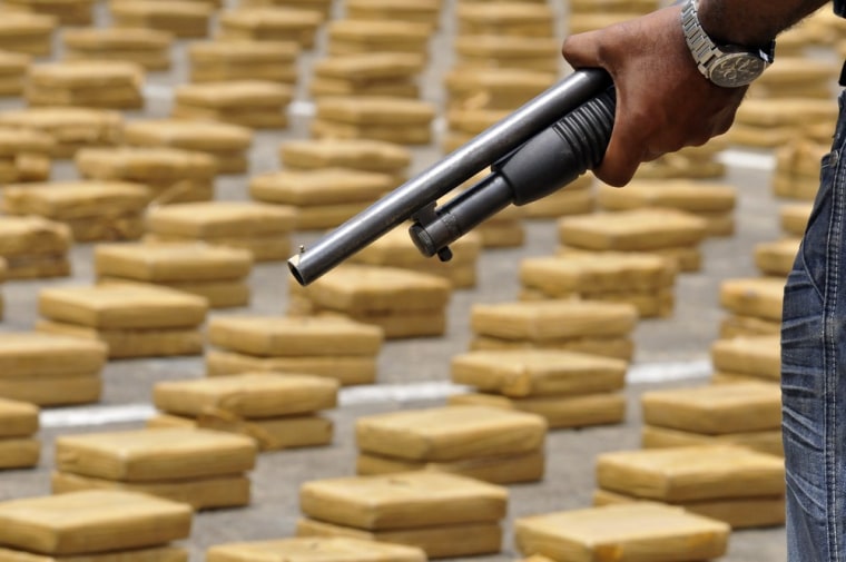 epa03143504 Seized cocaine is presented to the press in Panama City, 13 March 2012 after it was seized on the coast of Veragua province. Panamanian Navy seized 1.4 tons of cocaine and arrested three Colombians. EPA/ALEJANDRO BOLIVAR