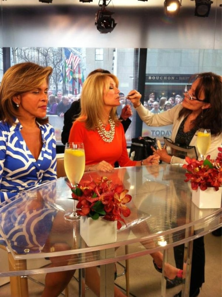 Last min. touch ups @KathieLGifford before game time. No, @hodakotb is not meditating. Bad timing on my snaps