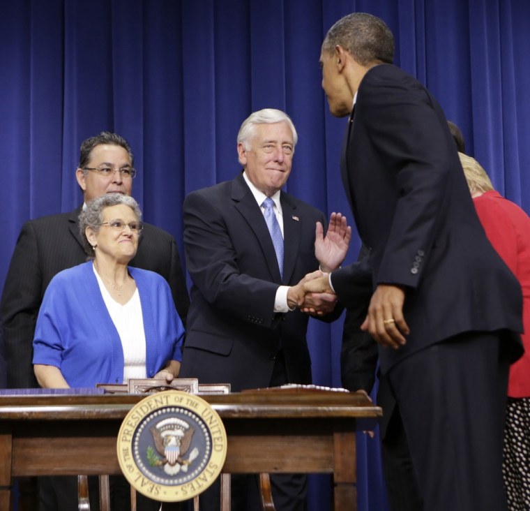 House Minority Whip Steny Hoyer shakes hands with President Barack Obama after Obama signed the Export-Import Bank Reauthorization Act of 2012 at the White House in Washington May 30, 2012. REUTERS/Kevin Lamarque (UNITED STATES - Tags: POLITICS BUSINESS)