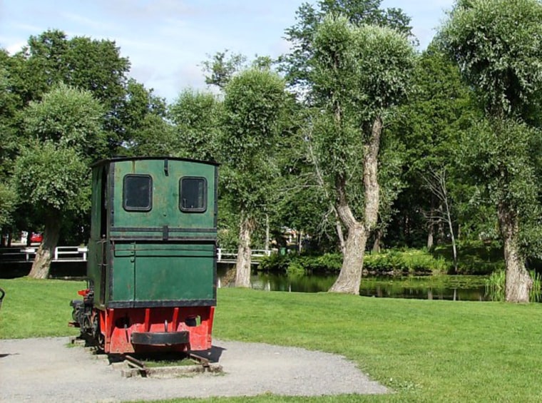 Do you see a face in the back of this train? It's one of the images used by researchers to figure out which people are most inclined to see faces in objects.