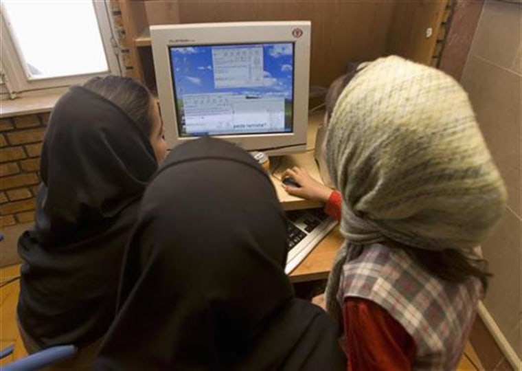 Iranian schoolgirls chat online