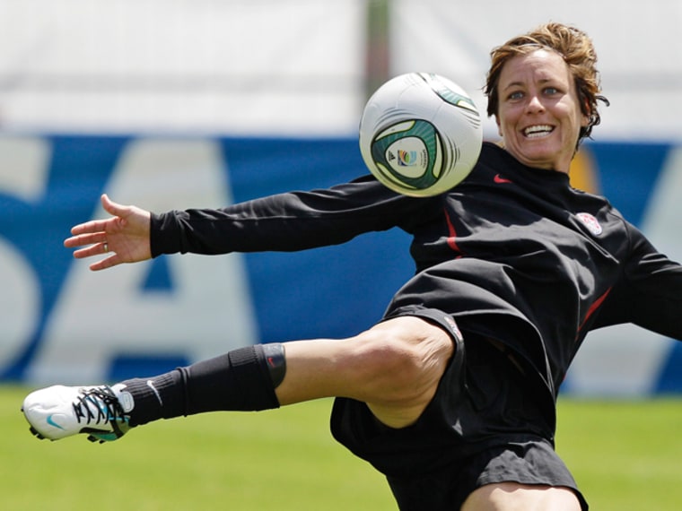 When Abby Wambach of the U.S. National Team gets hurt, she bounces back up -- except for when she broke her leg a few years ago. Not so much with the guys. Most women soccer players get up off the ground after an injury an average of 30 seconds faster than the guys, a new study shows.