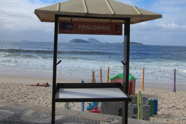 In Rio de Janeiro, there are enclosed children's play areas set up on Ipanema and Leblon beaches every morning.