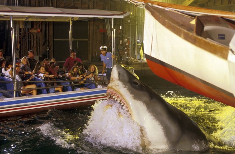 Jaws, the ride at Universal Studios Florida inspired by the 1975 hit move with the same name, is closing on Jan. 2 after more than 21 years at the theme park.