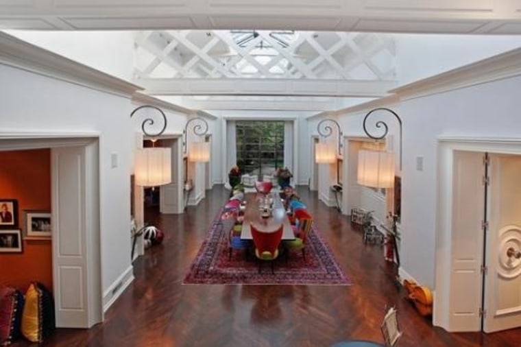 This 1923 Chicago home owned by restaurateur Jerry Kleiner is for sale for $1.295 million.