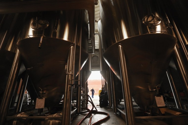 New York: A total of eight fermenters are being installed at Brooklyn Brewery this week, which will allow the craft brewery to make 100,000 barrels of beer per year, 24 hours a day.