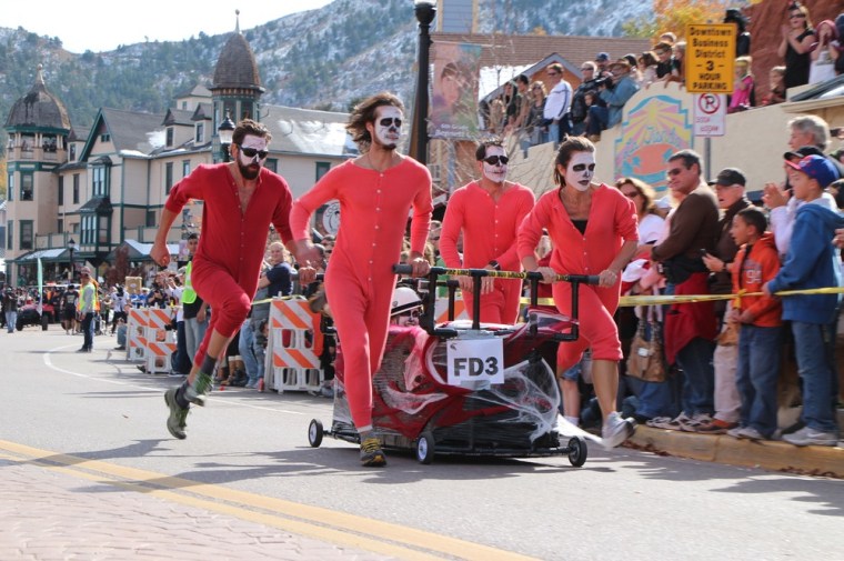 Image: Coffin race