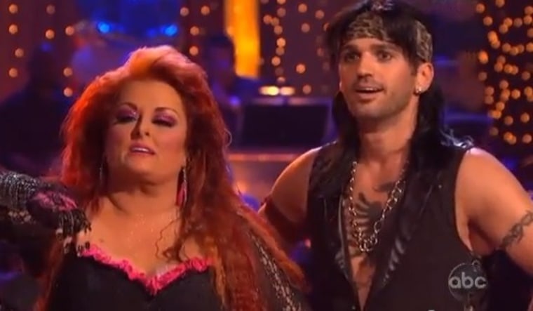 Wynonna Judd and pro partner Tony Dovolani get some not so great reviews from the judges.