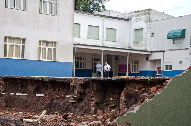 A wall collapsed at a school in San Fernando, north of Buenos Aires, due to heavy rain and wind.