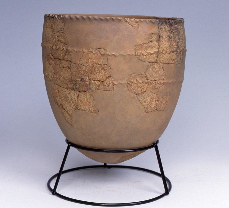 This 15,000 year-old pot is from Kubodera-minami, Niigata Prefecture, Japan.