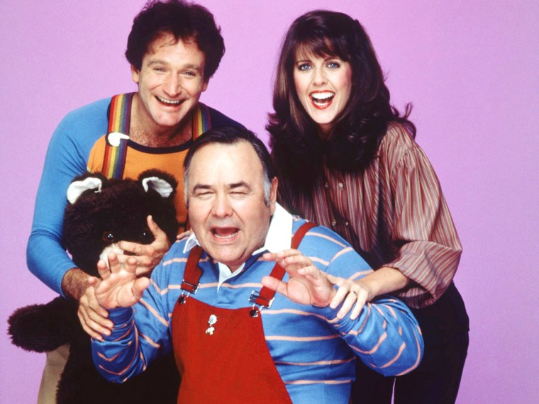 From left, Robin Williams, Jonathan Winters and Pam Dawber on 1980s sitcom \"Mork & Mindy.\"