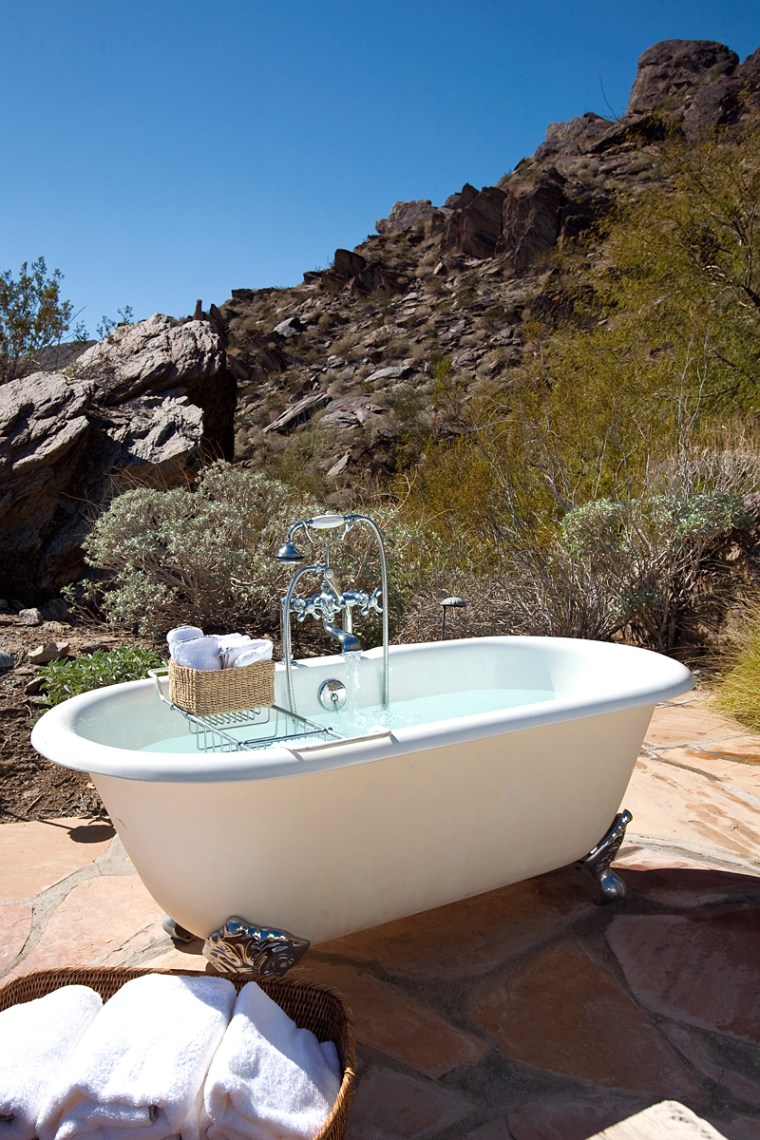 Image: Suzanne Somers soaking tub