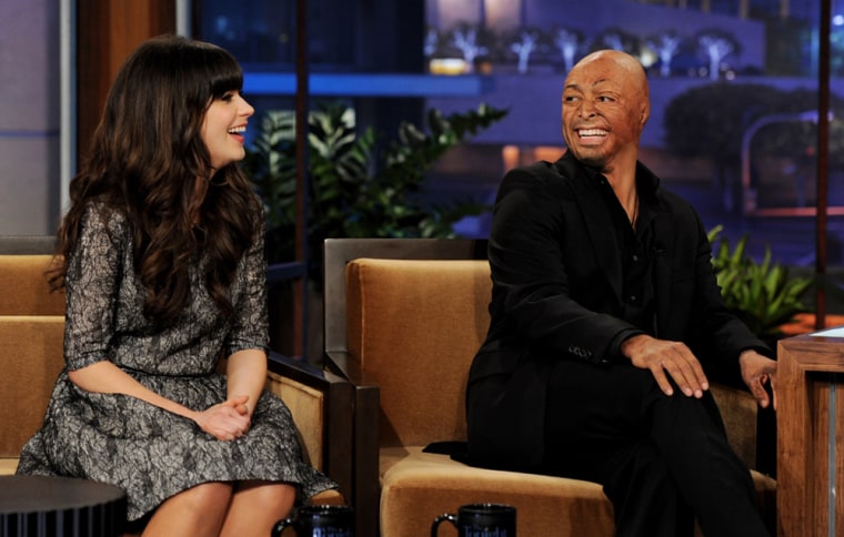 J.R. Martinez reaches out to Zooey Deschanel on Wednesday night's \"Tonight Show.\"