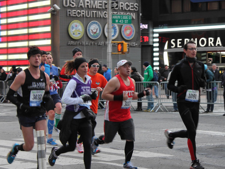To help fight Alzheimer's, Natalie Morales runs NYC halfmarathon