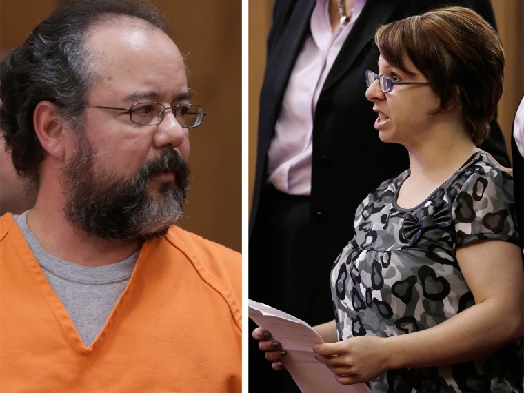 Ariel Castro and Michelle Knight during Castro's sentencing phase in Cleveland.
