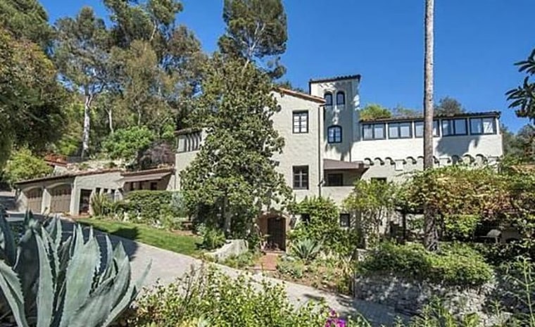 Sheryl Crow first asked for $15.95 million for the 11-acre property on Vista Street in Los Angeles, but is now looking to sell the place for $3 million less, at $12.495 million.