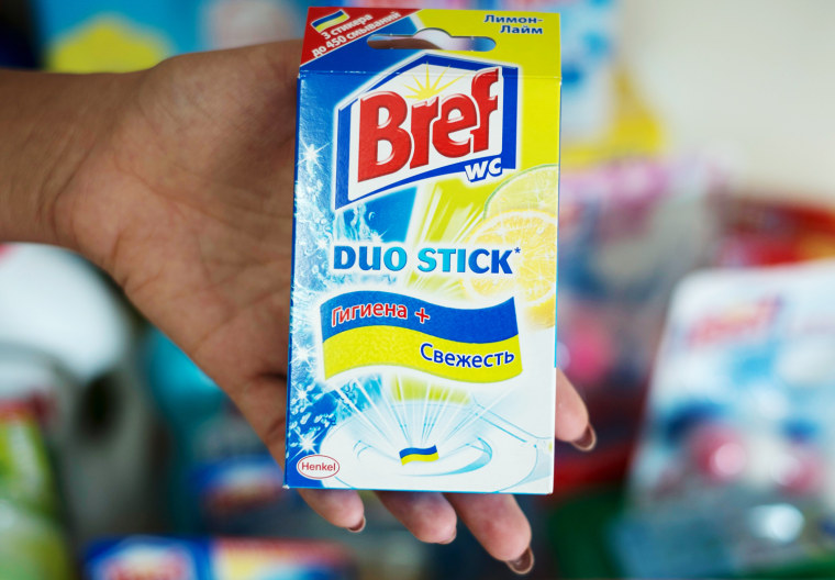 German consumer goods company Henkel has pulled a toilet freshener from the eastern European market after Ukrainians complained it looked like their flag.