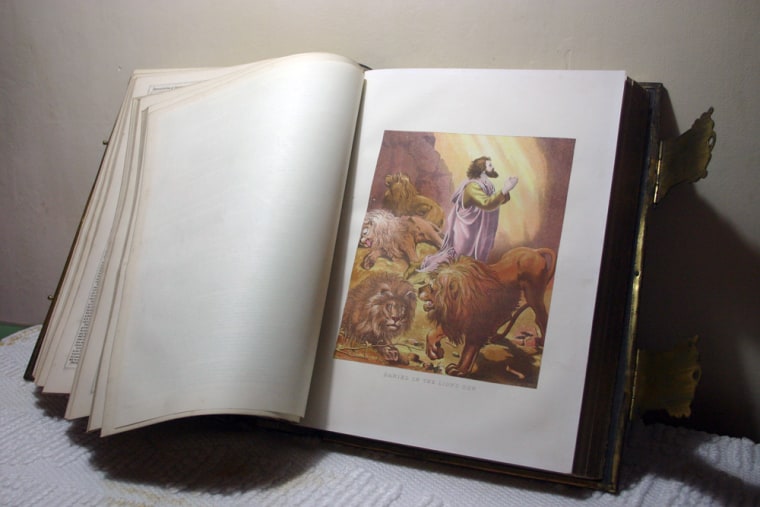 A 200-year-old Bible that was pilfered from the Holy Trinity Church, in the coastal resort of Hastings, England, four decades ago has been returned.