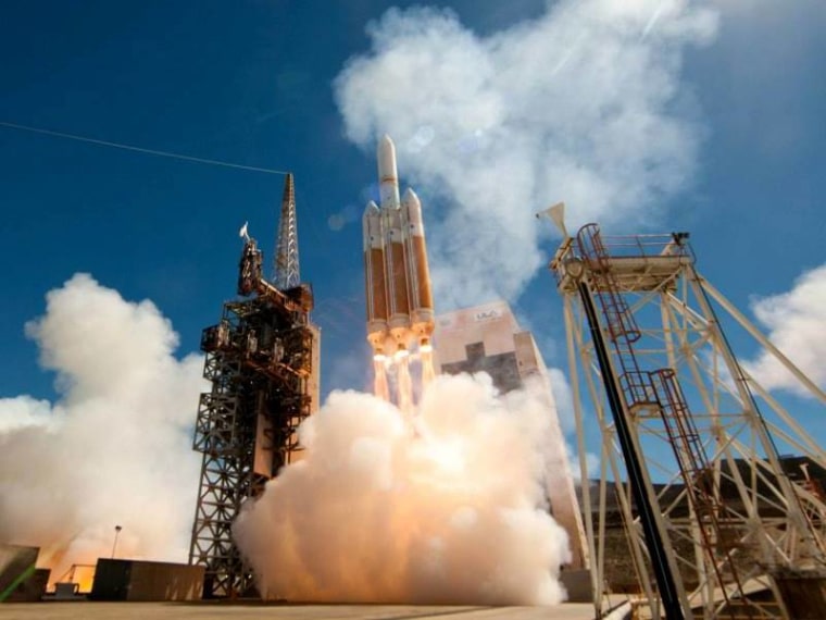 Image: Delta 4 Heavy launch