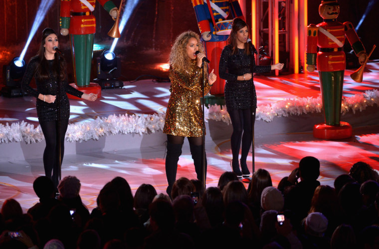 Leona Lewis performs during 81st Annual Rockefeller Center Christmas Tree Lighting Ceremony at Rockefeller Center on Dece...