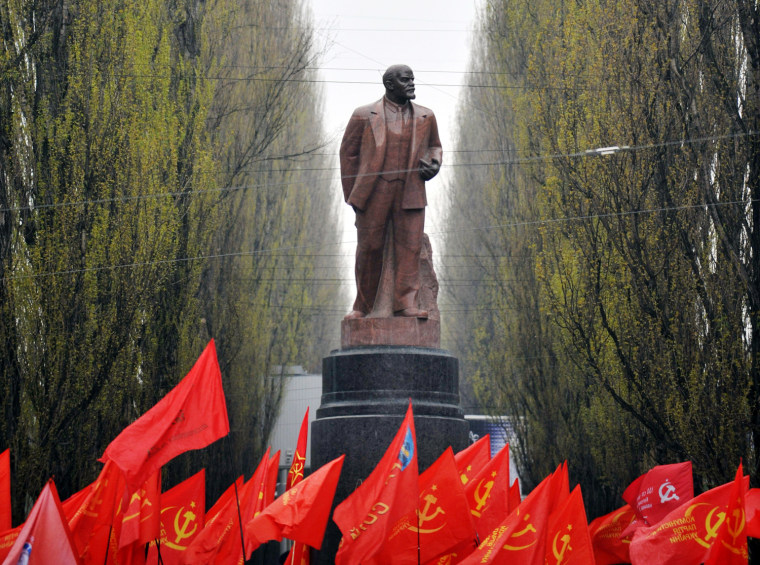 A left-wing parties rally commemorating the 140th anniversary of birthday of the Russian communist leader Vladimir Lenin at Lenin's monument in central Kiev on April 22, 2010.