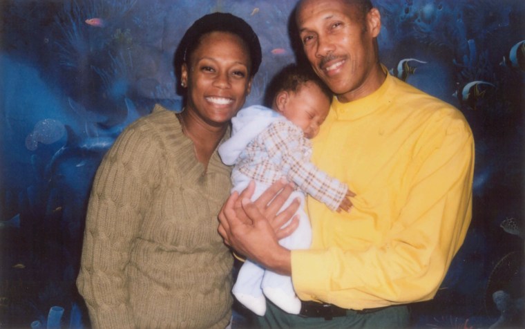 Chaneya Kelly, her son and her father Daryl at Green Haven Correctional Facility in New York, 2012.