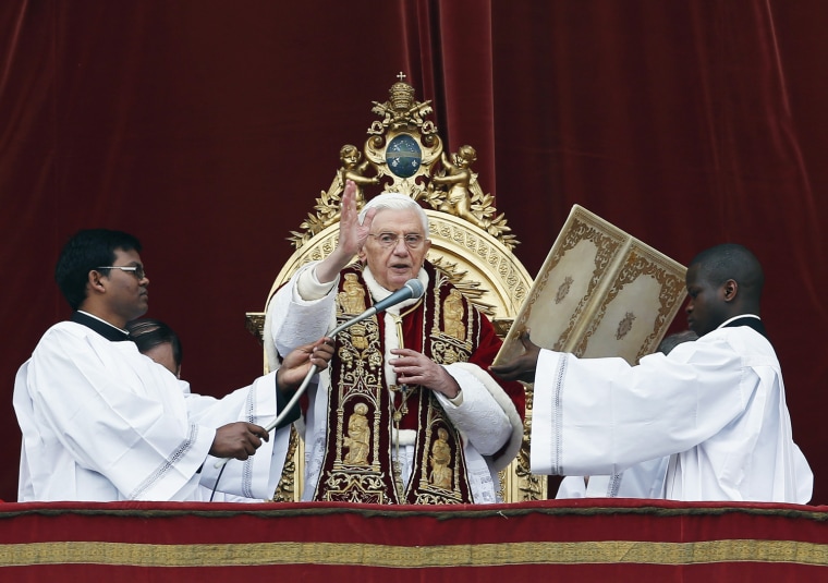 Pope Francis' Simple Style On Christmas Offers Sharp Contrast To ...