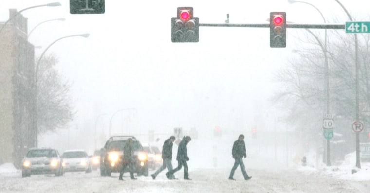 Record-breaking Snowfall Suspends Travel In Upper Midwest States