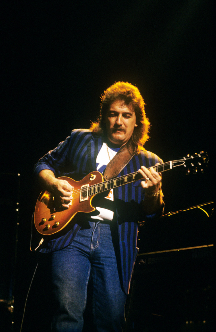 Dan Toler performing in 1986.