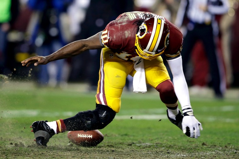 Seahawks rally to 24-14 win over Redskins, RGIII injures knee late