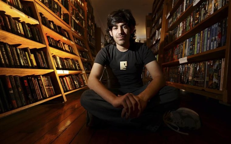Aaron Swartz poses in a Borderland Books in San Francisco on February 4, 2008. REUTERS/Noah Berger
