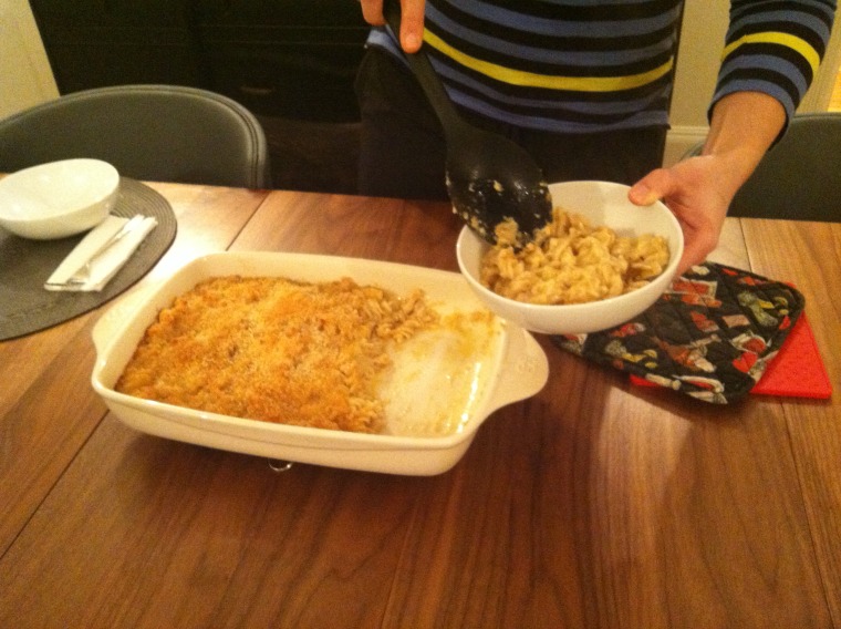 Weekend TODAY anchor Erica HIll serves up some of her delicious mac and cheese at home.