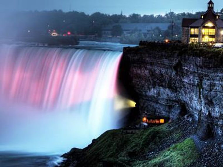 Niagara Falls will light up blue or pink, depending on the gender of the royal baby, once the child is born.