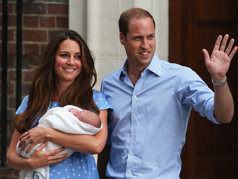 LONDON, ENGLAND - JULY 23:  Prince William, Duke of Cambridge and Catherine, Duchess of Cambridge, depart The Lindo Wing with their newborn son at St ...