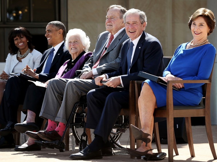 DALLAS, TX - APRIL 25:  (L-R) U.S. first lady Michelle Obama, President Barack Obama, former first lady Barbara Bush, former President George H.W. Bus...